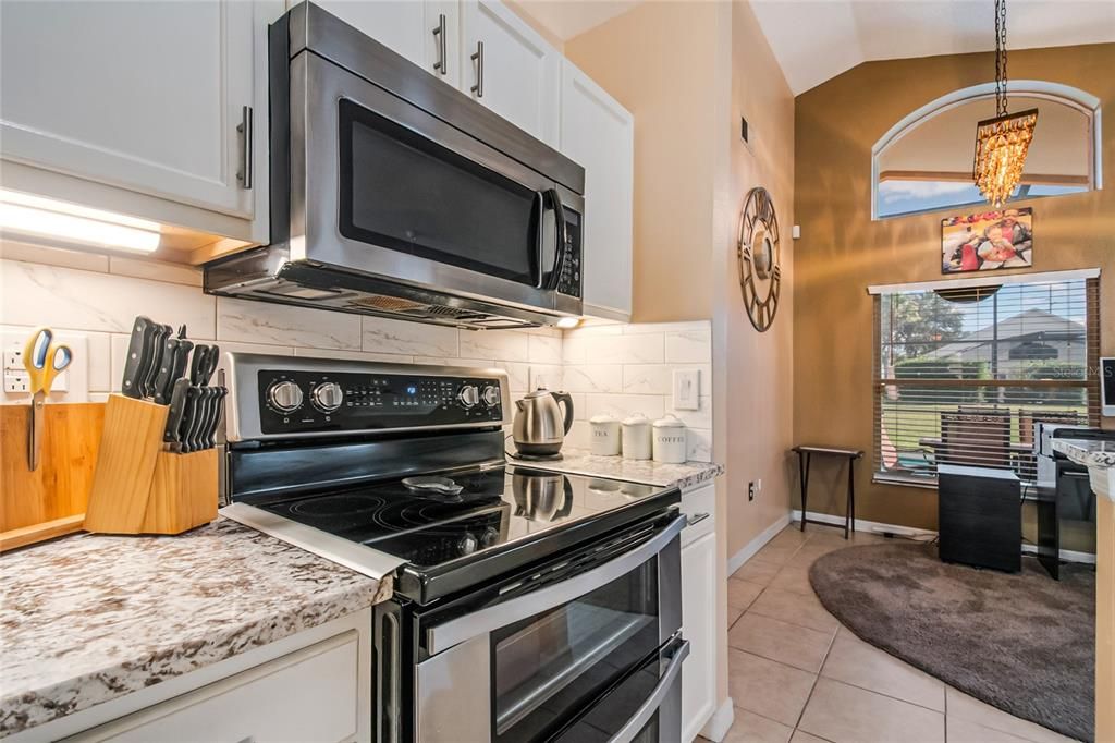 For Sale: $385,000 (4 beds, 2 baths, 1562 Square Feet)