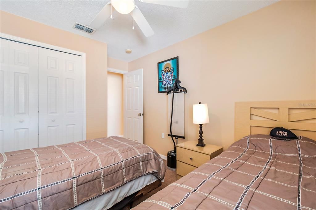 For Sale: $385,000 (4 beds, 2 baths, 1562 Square Feet)