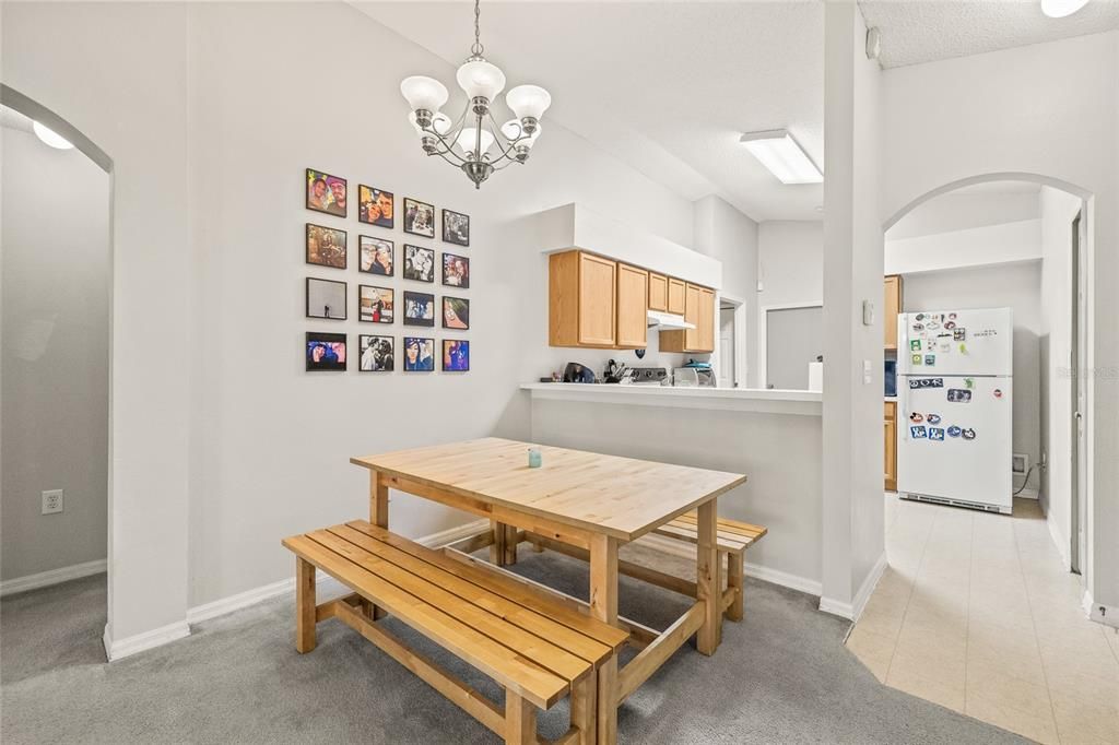 На продажу: $299,990 (3 спален, 2 ванн, 1293 Квадратных фут)