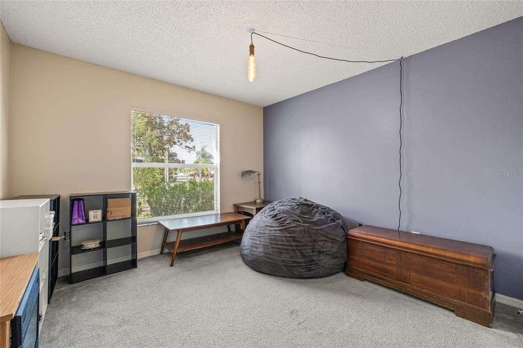 На продажу: $299,990 (3 спален, 2 ванн, 1293 Квадратных фут)