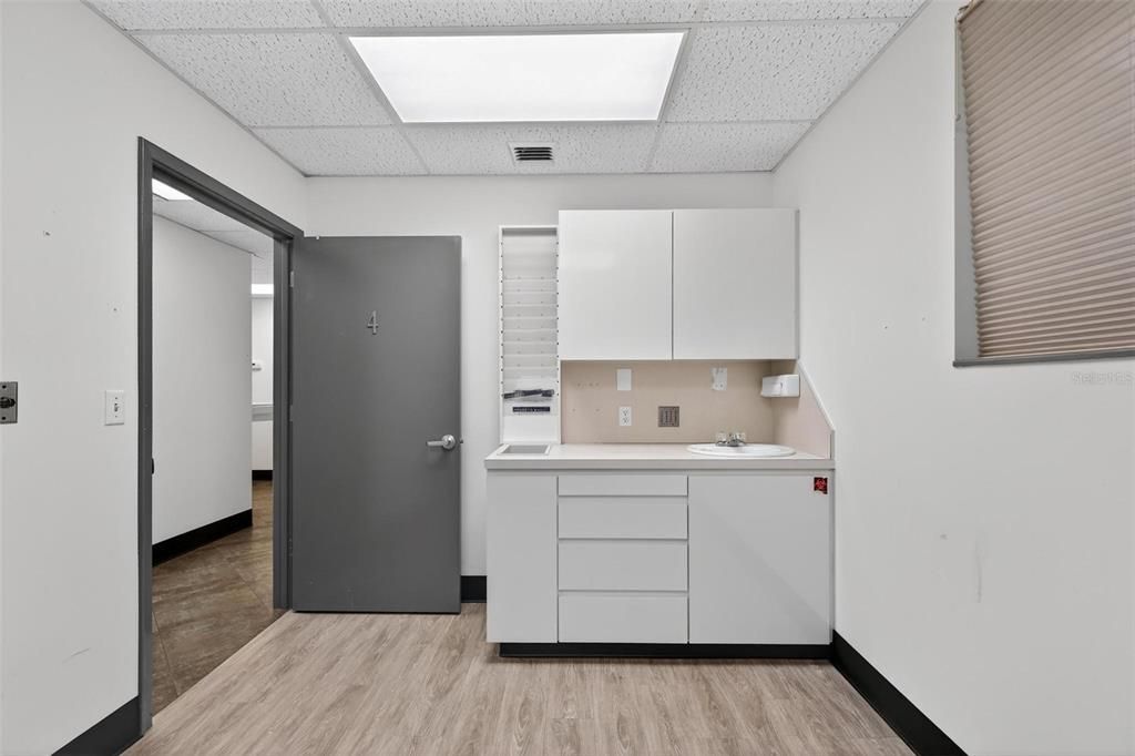 待售: $66,000 (0 贝兹, 0 浴室, 4065 平方英尺)