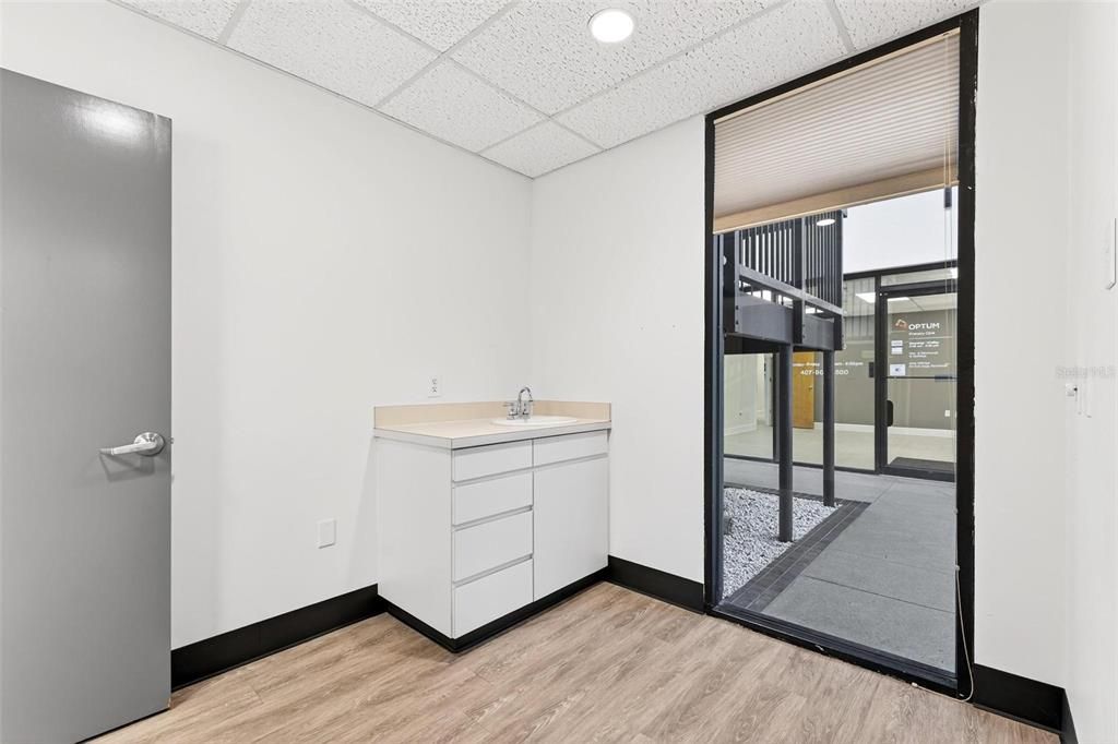 待售: $66,000 (0 贝兹, 0 浴室, 4065 平方英尺)