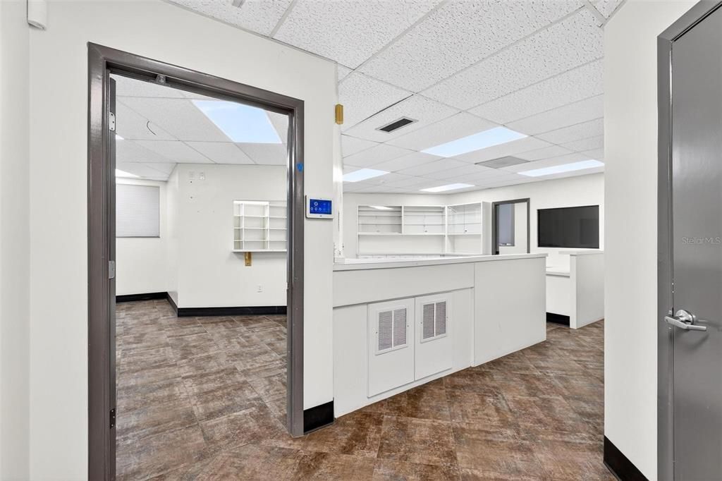 待售: $66,000 (0 贝兹, 0 浴室, 4065 平方英尺)