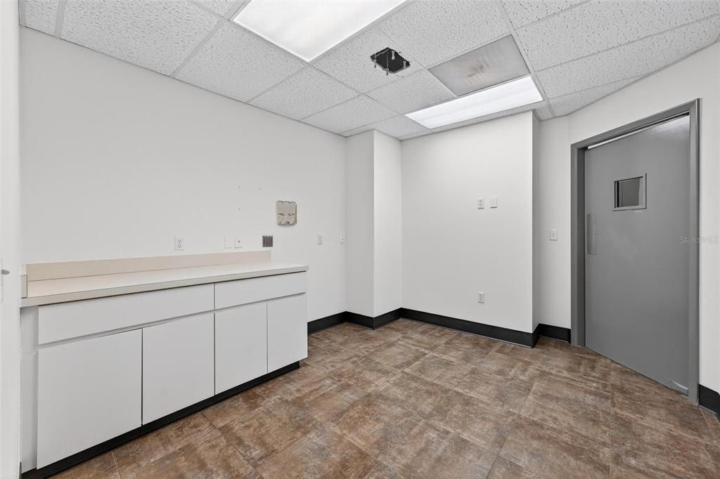 待售: $66,000 (0 贝兹, 0 浴室, 4065 平方英尺)