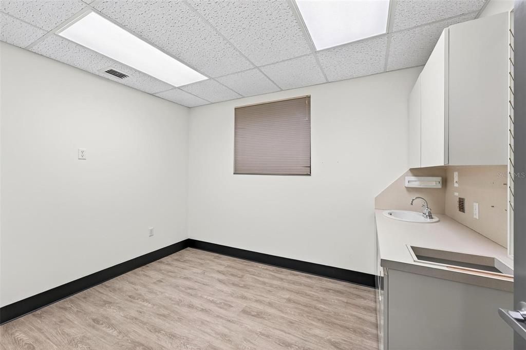 待售: $66,000 (0 贝兹, 0 浴室, 4065 平方英尺)