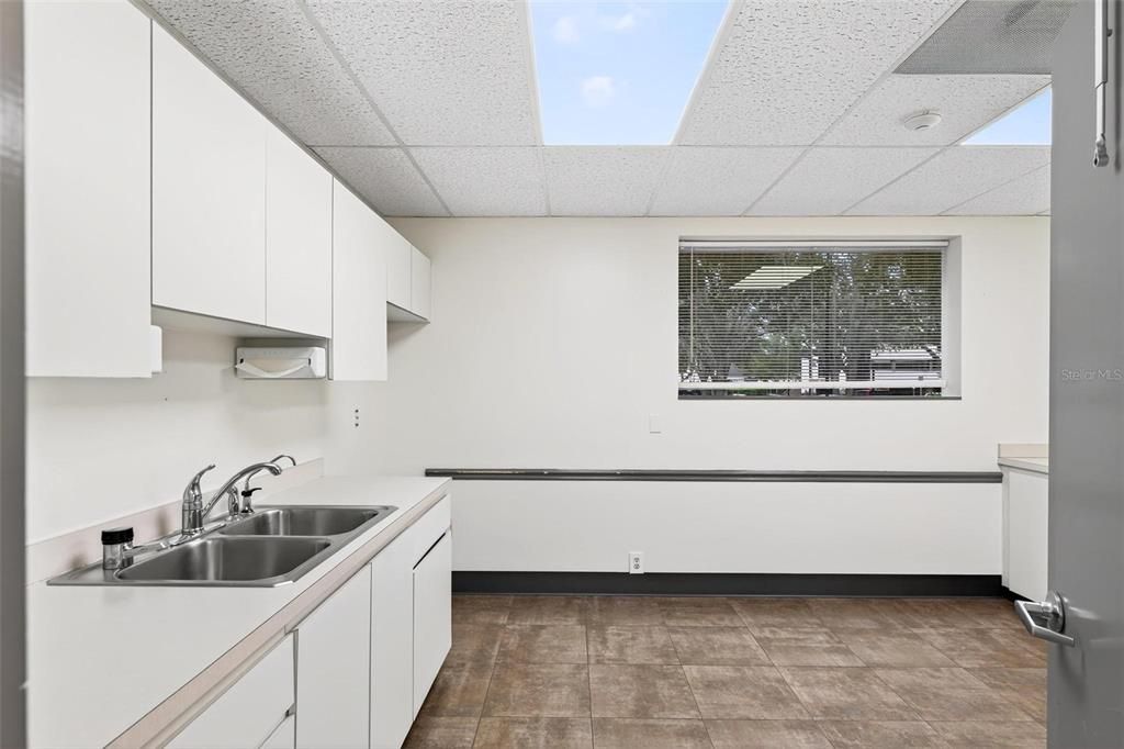 待售: $66,000 (0 贝兹, 0 浴室, 4065 平方英尺)