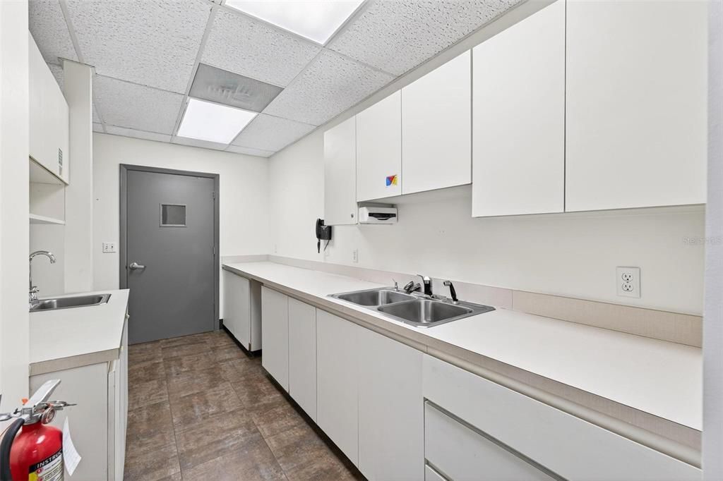 待售: $66,000 (0 贝兹, 0 浴室, 4065 平方英尺)