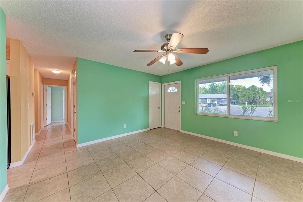 En Venta: $300,000 (3 camas, 1 baños, 1000 Pies cuadrados)