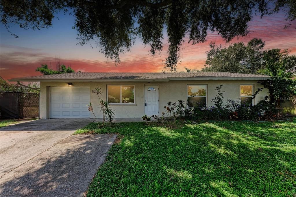 En Venta: $300,000 (3 camas, 1 baños, 1000 Pies cuadrados)