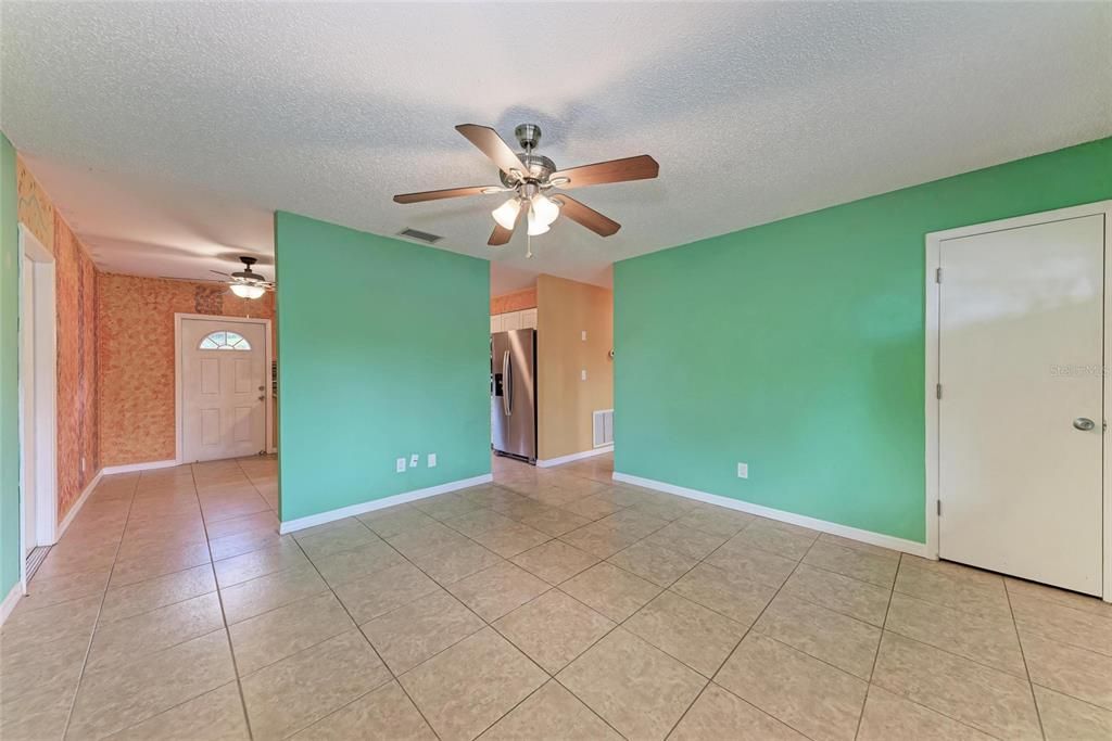 En Venta: $300,000 (3 camas, 1 baños, 1000 Pies cuadrados)