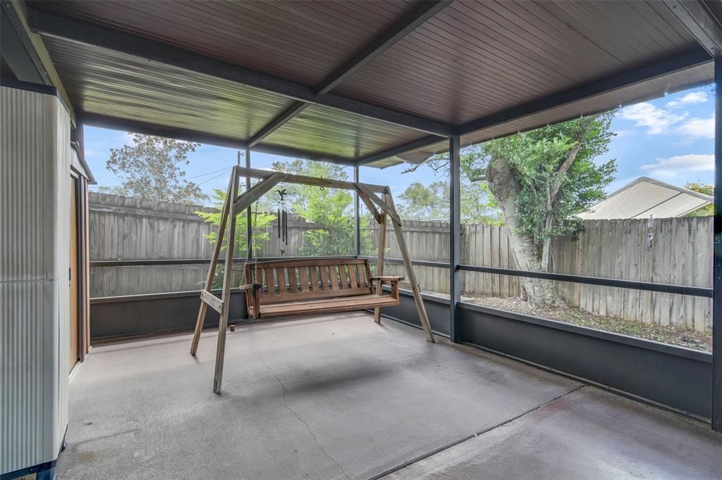 For Sale: $215,000 (3 beds, 2 baths, 1017 Square Feet)