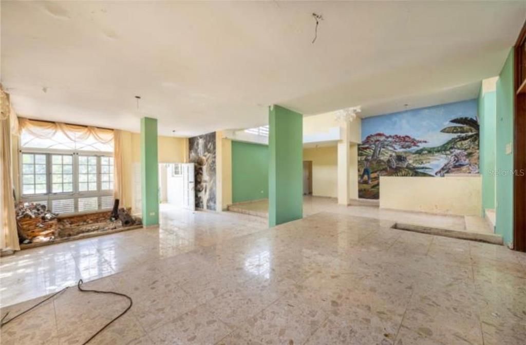 En Venta: $1,095,000 (3 camas, 3 baños, 3098 Pies cuadrados)