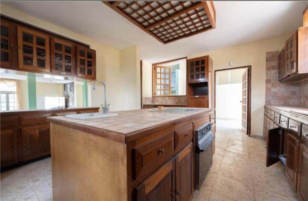 En Venta: $1,095,000 (3 camas, 3 baños, 3098 Pies cuadrados)