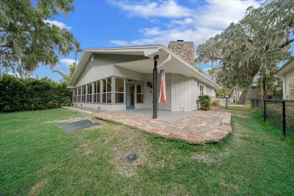 For Sale: $750,000 (3 beds, 2 baths, 1848 Square Feet)