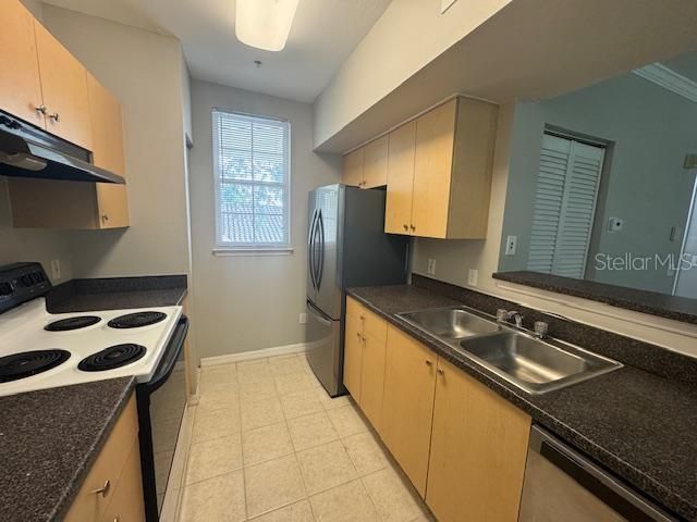 出租: $1,450 (1 贝兹, 1 浴室, 792 平方英尺)