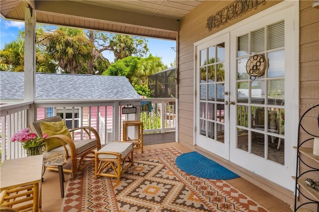 For Sale: $995,000 (6 beds, 5 baths, 1605 Square Feet)