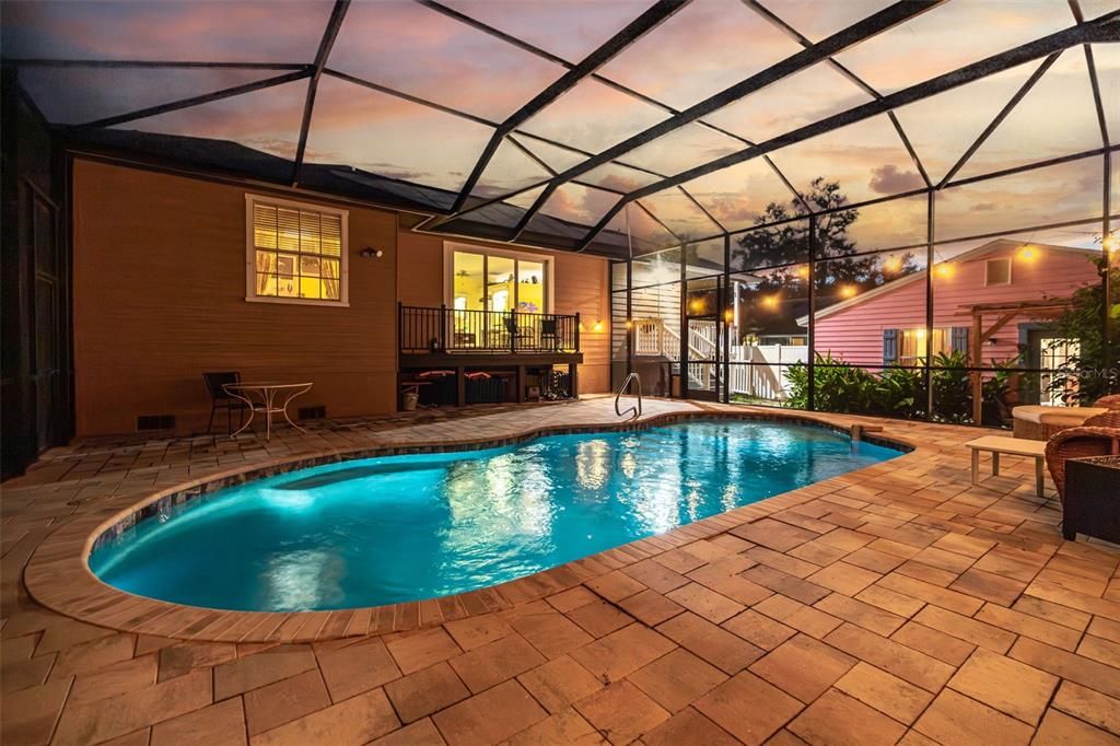 For Sale: $995,000 (6 beds, 5 baths, 1605 Square Feet)