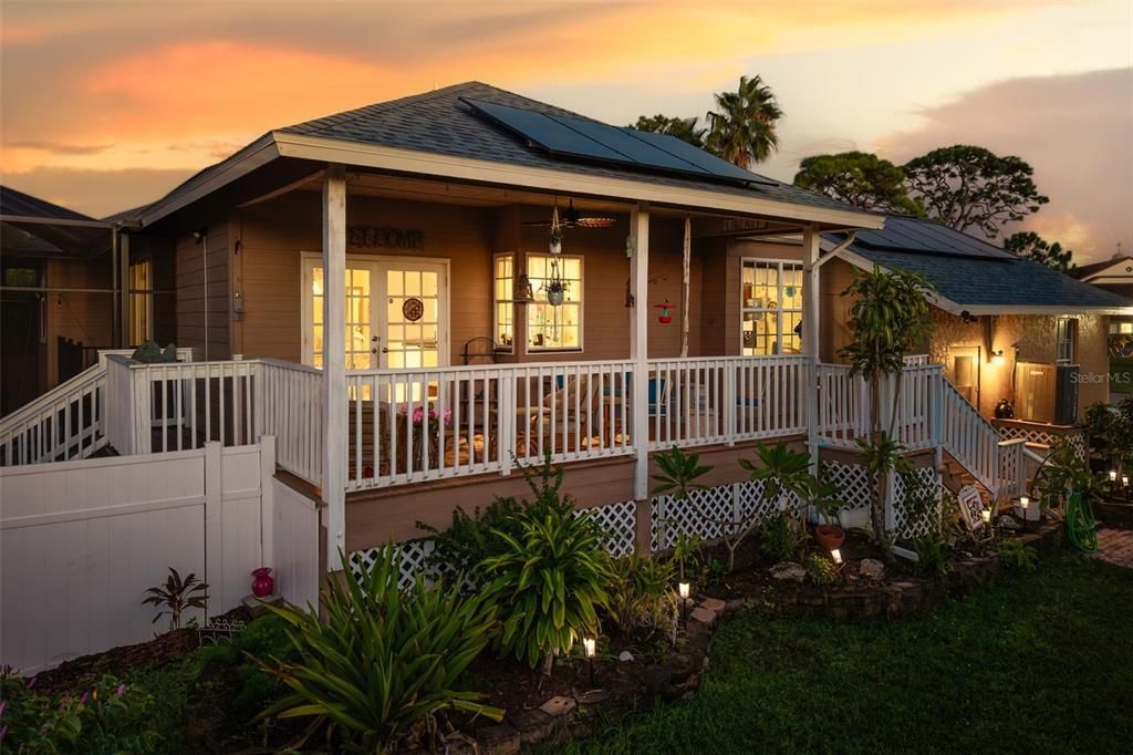 For Sale: $995,000 (6 beds, 5 baths, 1605 Square Feet)