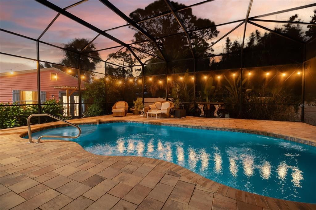 For Sale: $995,000 (6 beds, 5 baths, 1605 Square Feet)