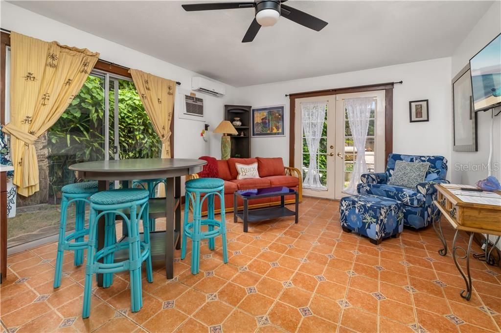 For Sale: $995,000 (6 beds, 5 baths, 1605 Square Feet)