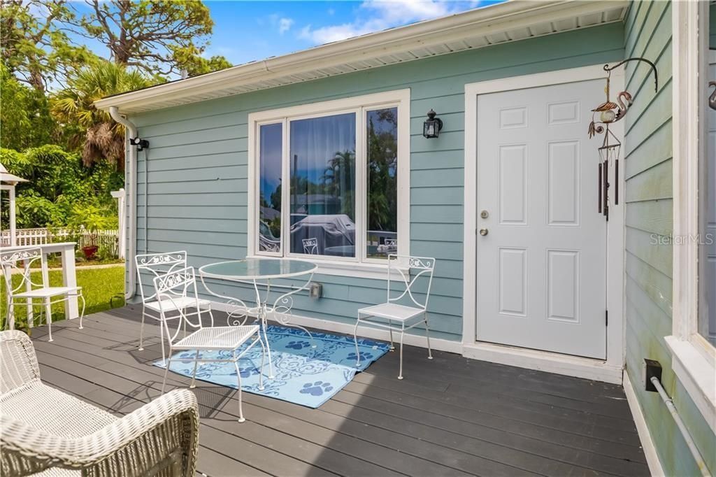 For Sale: $995,000 (6 beds, 5 baths, 1605 Square Feet)