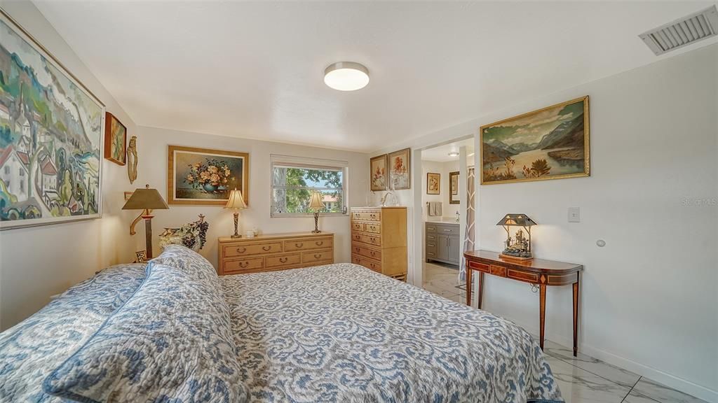 For Rent: $5,500 (2 beds, 2 baths, 1581 Square Feet)