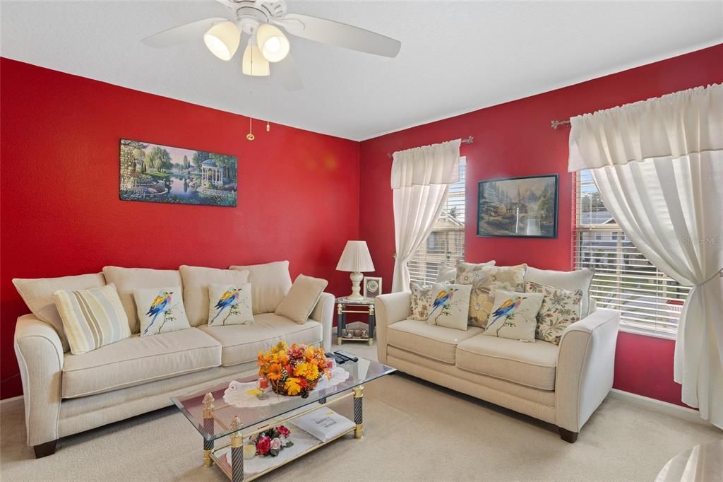 На продажу: $400,000 (5 спален, 2 ванн, 1730 Квадратных фут)