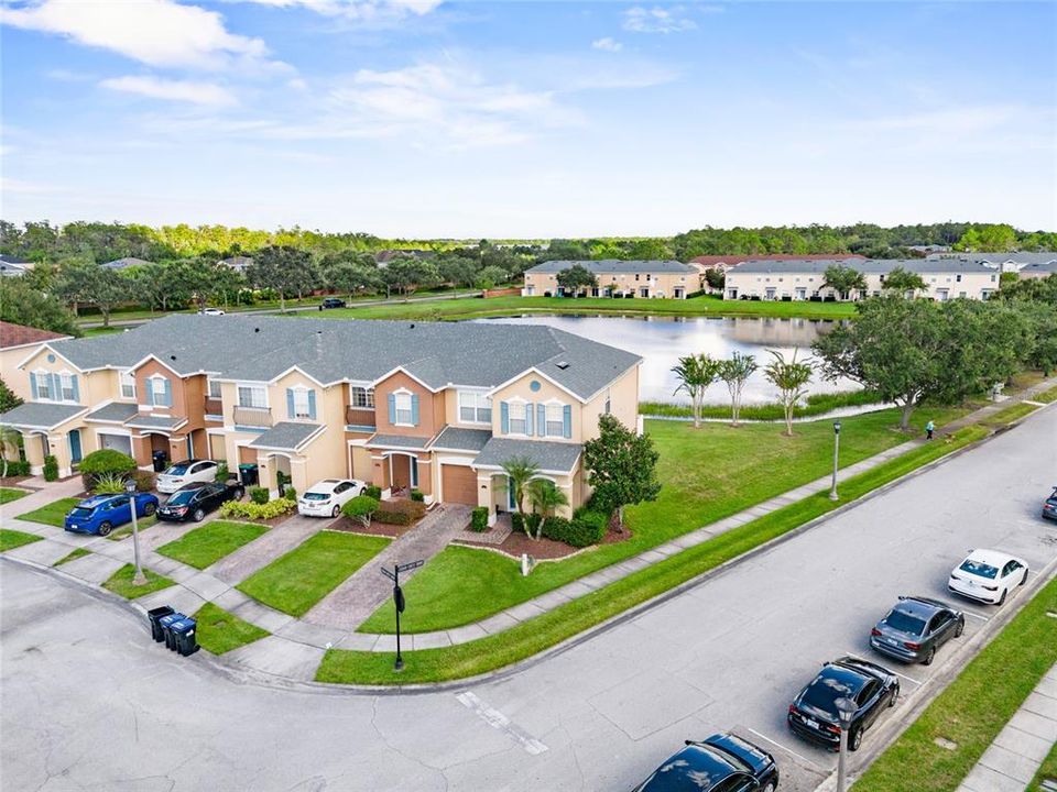 На продажу: $400,000 (5 спален, 2 ванн, 1730 Квадратных фут)