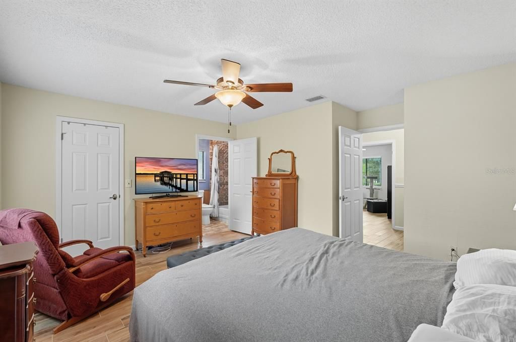 Activo con contrato: $285,000 (2 camas, 2 baños, 1400 Pies cuadrados)