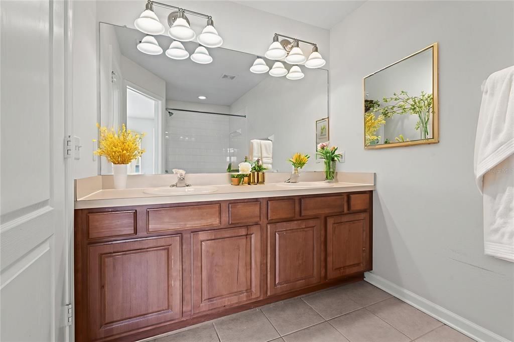 For Sale: $249,950 (3 beds, 2 baths, 1644 Square Feet)