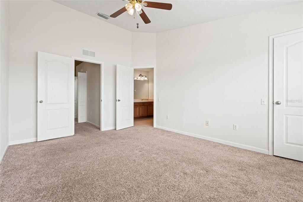 For Sale: $249,950 (3 beds, 2 baths, 1644 Square Feet)