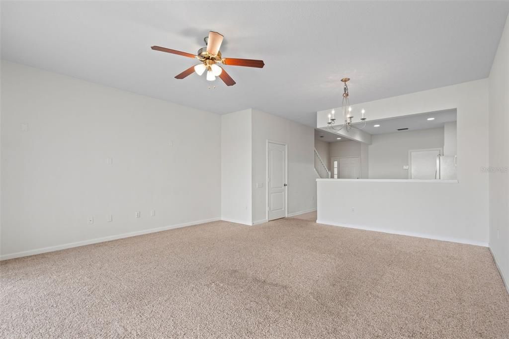 For Sale: $249,950 (3 beds, 2 baths, 1644 Square Feet)