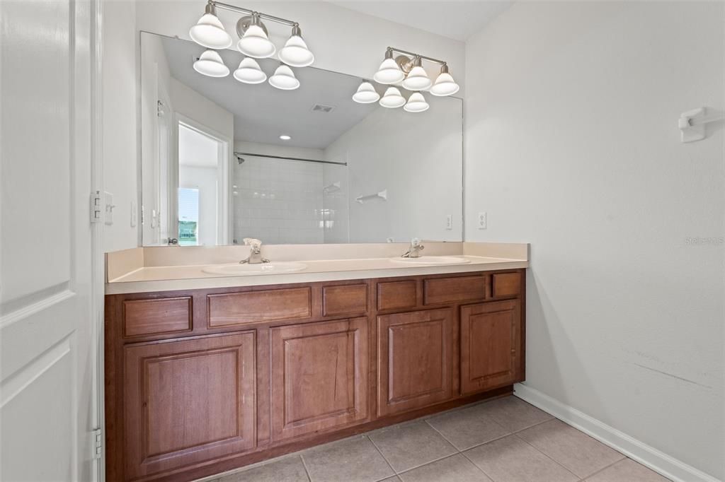 For Sale: $249,950 (3 beds, 2 baths, 1644 Square Feet)