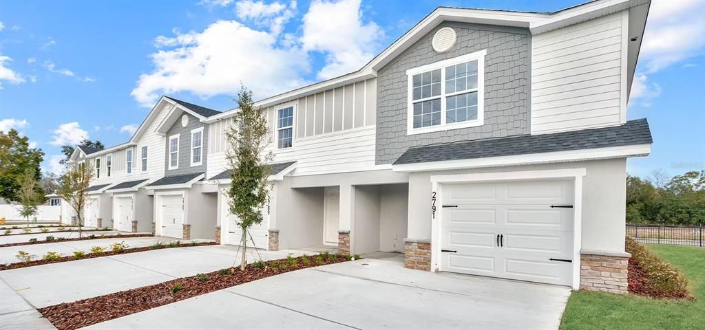 For Sale: $310,900 (2 beds, 1 baths, 1884 Square Feet)