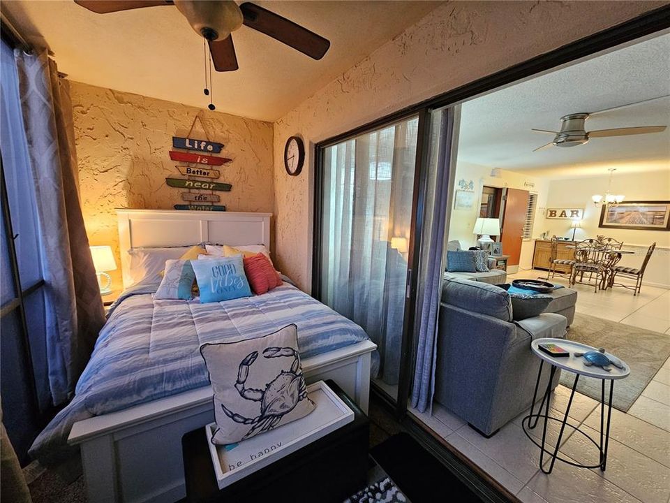 For Rent: $2,700 (1 beds, 1 baths, 780 Square Feet)