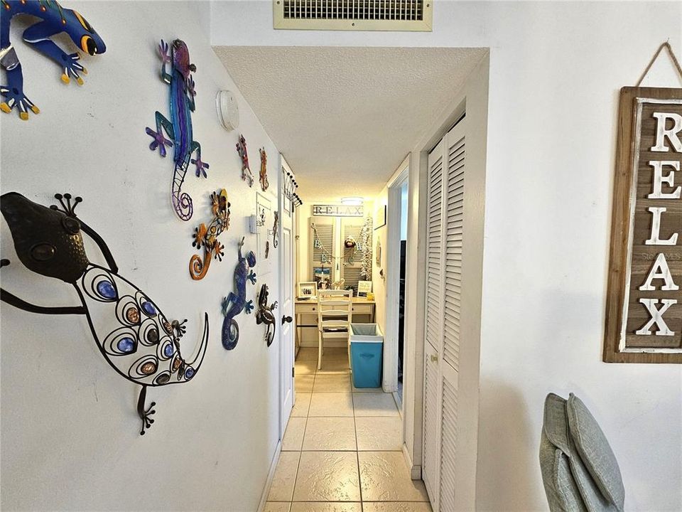 For Rent: $2,700 (1 beds, 1 baths, 780 Square Feet)