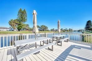 For Rent: $2,700 (1 beds, 1 baths, 780 Square Feet)