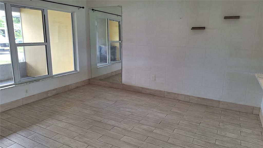 В аренду: $1,400 (2 спален, 1 ванн, 822 Квадратных фут)