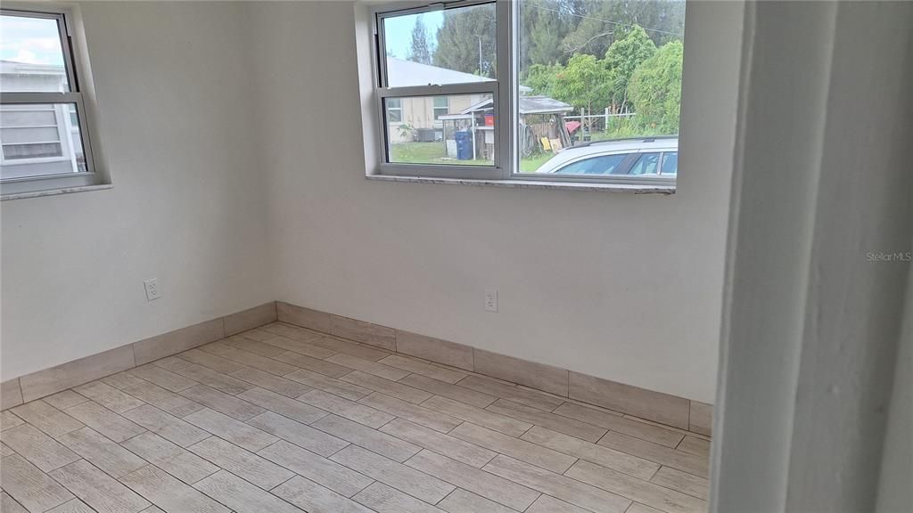 В аренду: $1,400 (2 спален, 1 ванн, 822 Квадратных фут)