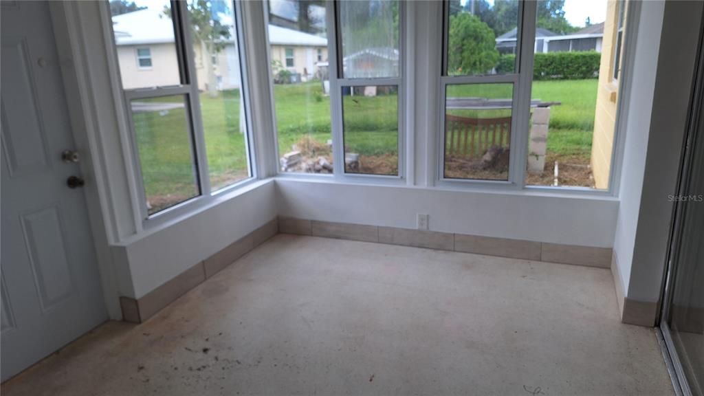 В аренду: $1,400 (2 спален, 1 ванн, 822 Квадратных фут)