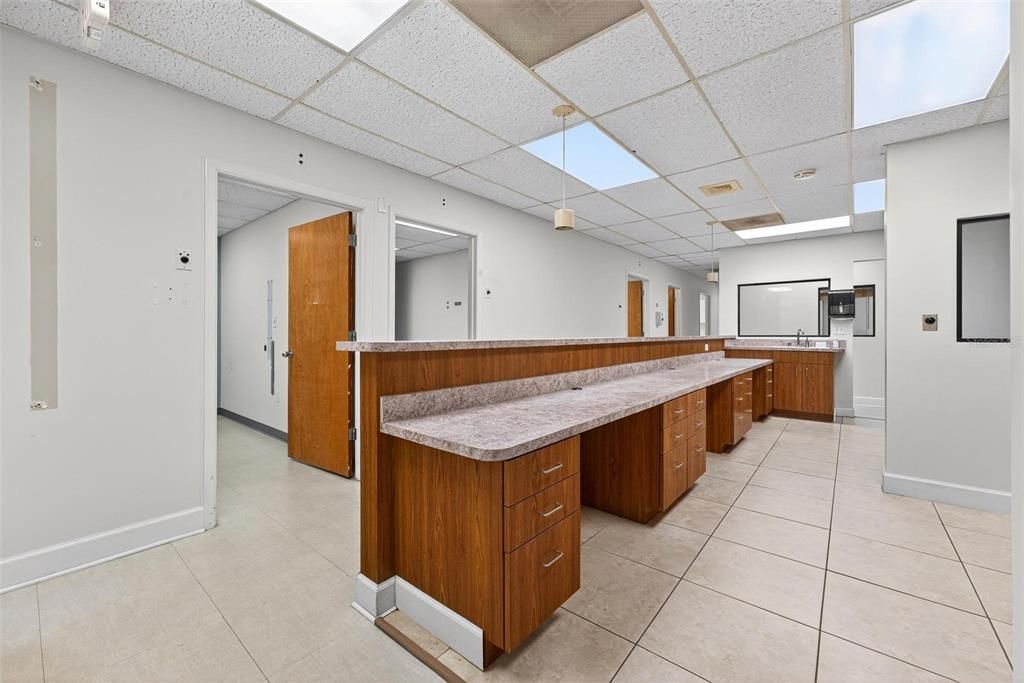 待售: $54,000 (0 贝兹, 0 浴室, 3448 平方英尺)