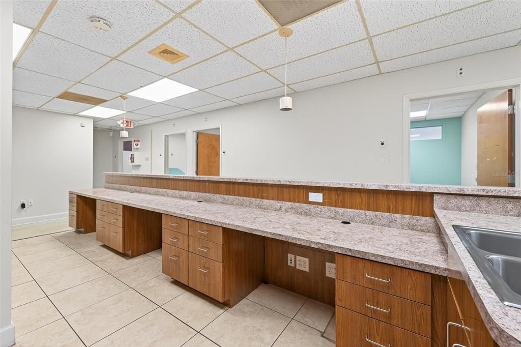 待售: $54,000 (0 贝兹, 0 浴室, 3448 平方英尺)