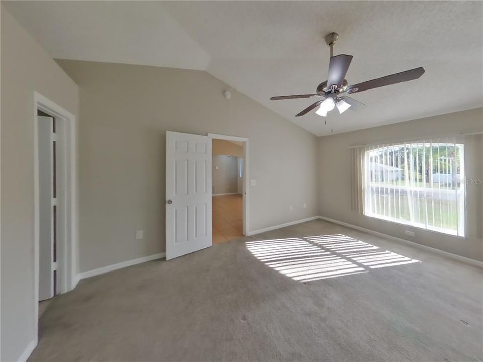 Active With Contract: $1,669 (3 beds, 2 baths, 1460 Square Feet)