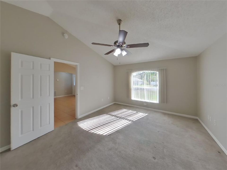 Active With Contract: $1,669 (3 beds, 2 baths, 1460 Square Feet)