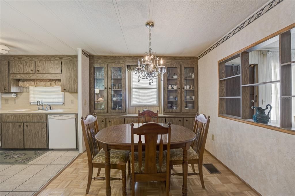 For Sale: $149,500 (2 beds, 2 baths, 1120 Square Feet)