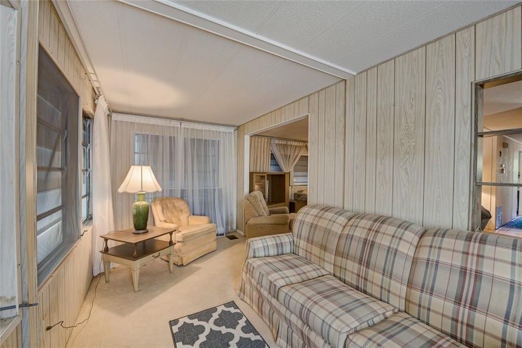 For Sale: $149,500 (2 beds, 2 baths, 1120 Square Feet)