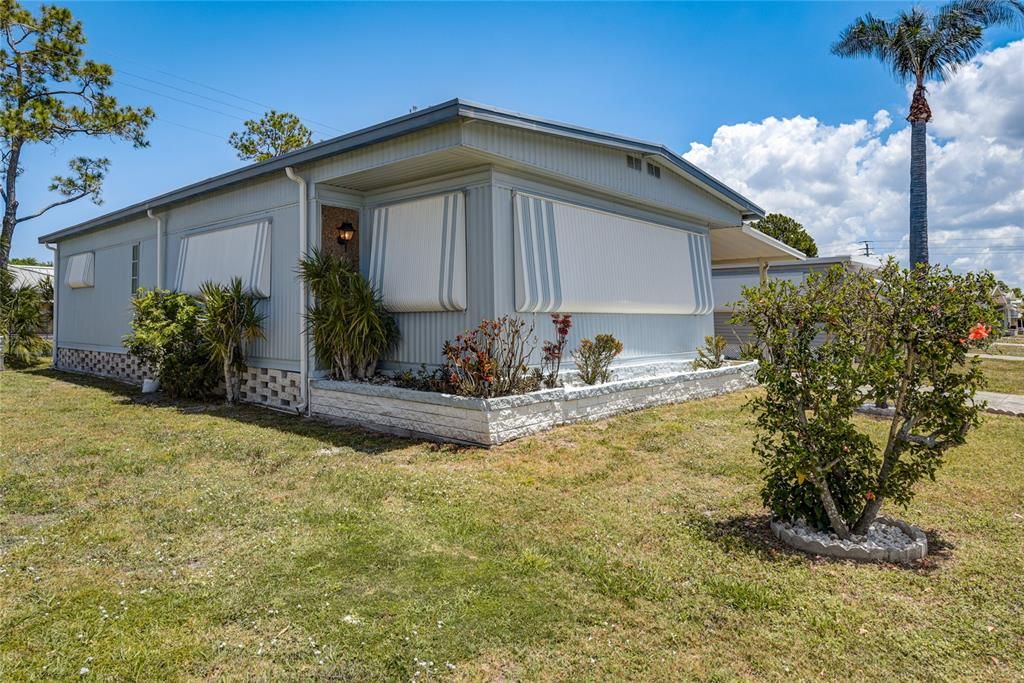 For Sale: $149,500 (2 beds, 2 baths, 1120 Square Feet)