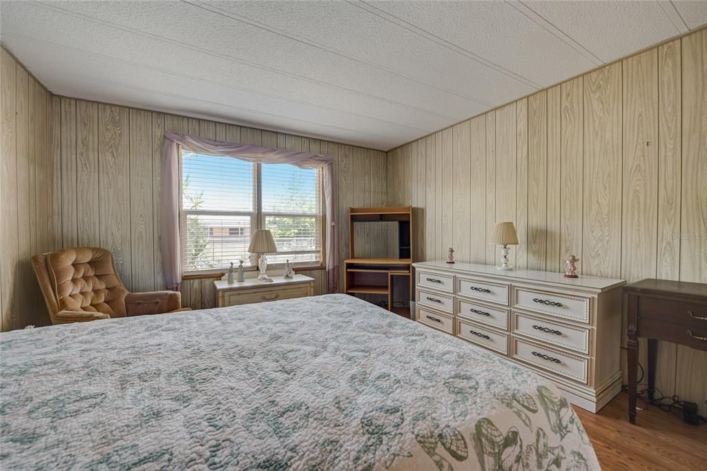 For Sale: $149,500 (2 beds, 2 baths, 1120 Square Feet)