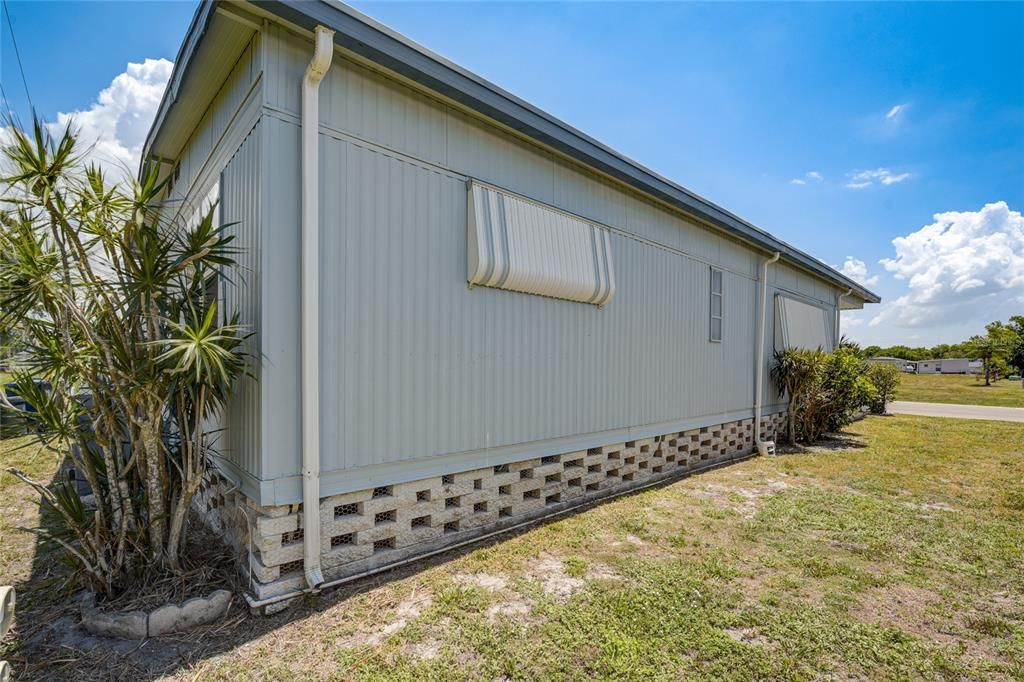 For Sale: $149,500 (2 beds, 2 baths, 1120 Square Feet)