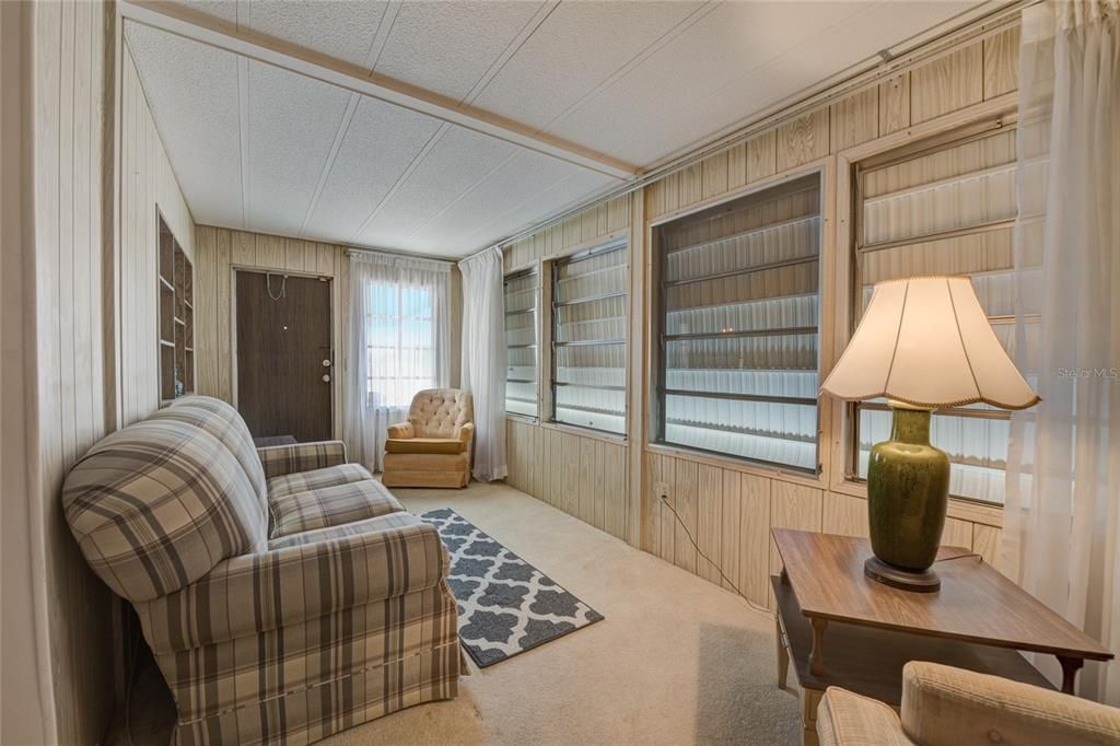 For Sale: $149,500 (2 beds, 2 baths, 1120 Square Feet)